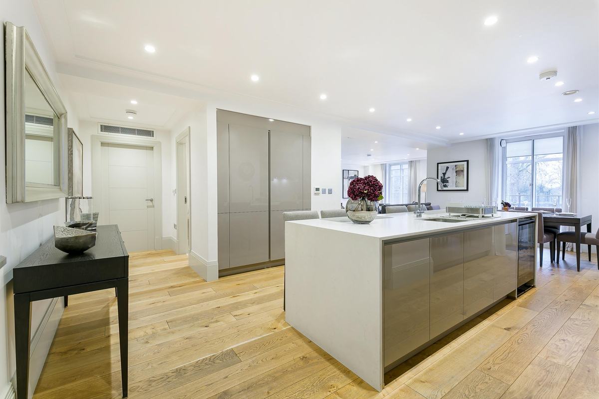 Fountain House, Park Lane, island kitchen